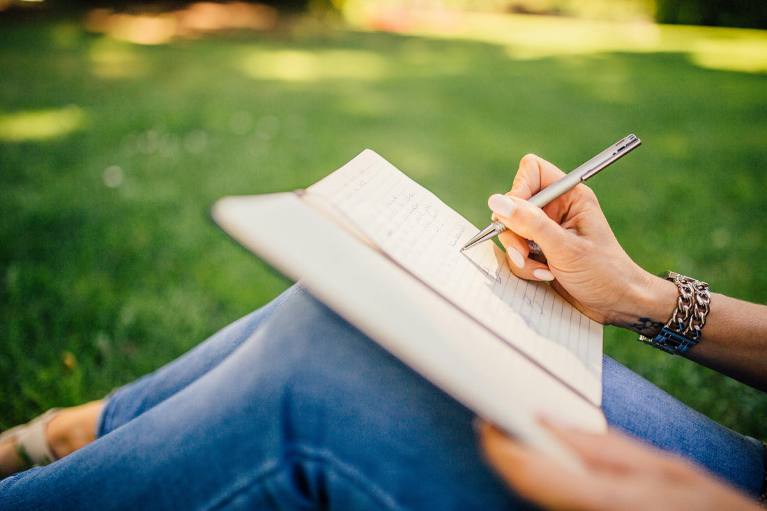 How to Start a Devotional Journal (A Step-by-Step Guide for Christians)